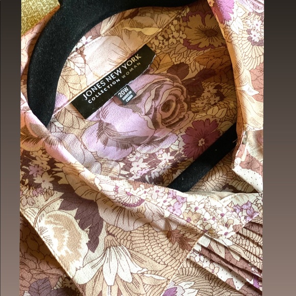 Floral Button Down - Picture 3 of 6